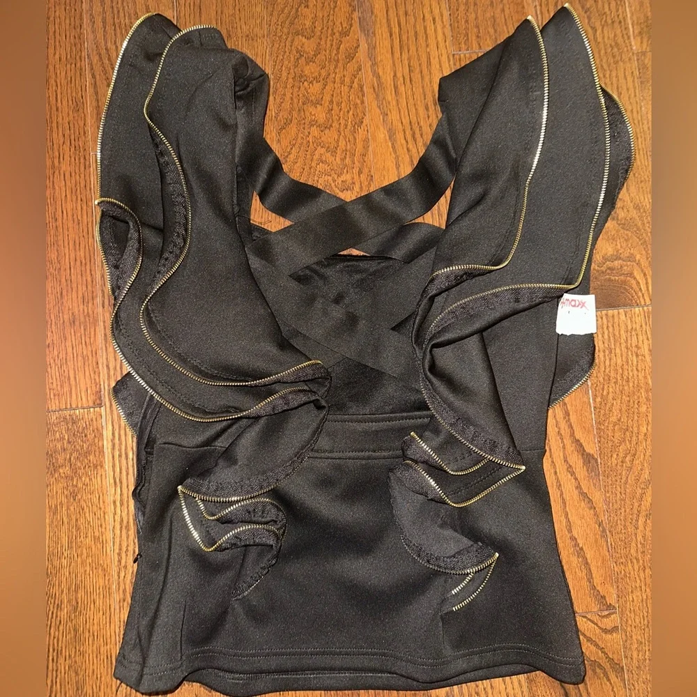 Black Ruffle Zipper Top - Picture 3 of 4